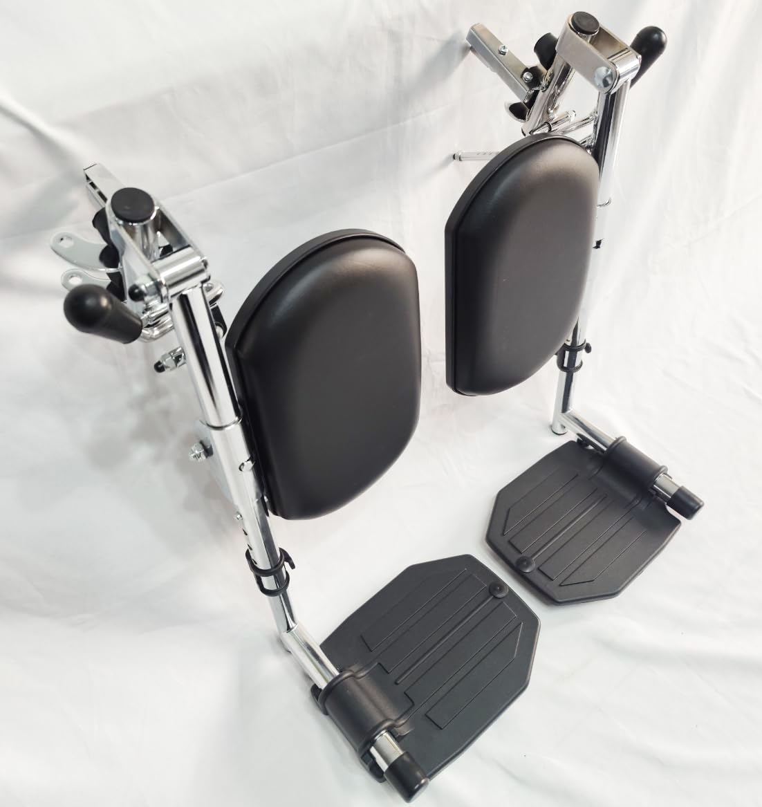 Heavy Duty Wheelchair with Elevating Legs and Aluminum Footplates A958556