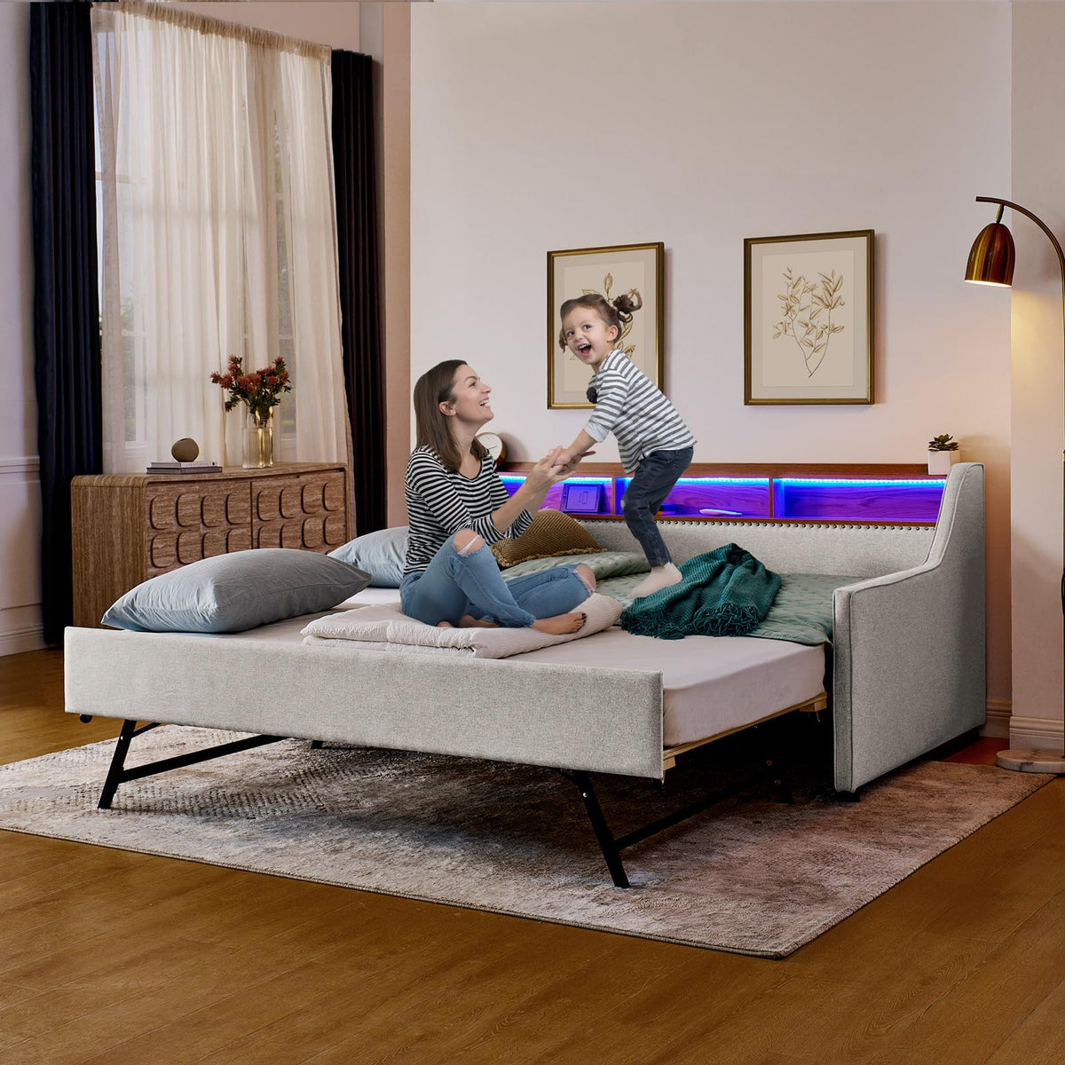 Linen Upholstered Daybed with Pop Up Trundle and USB Charging J43798